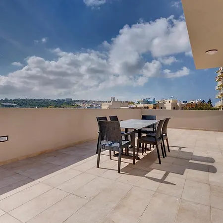 Luxury 2 Bedroom Penthouse In St Julians *